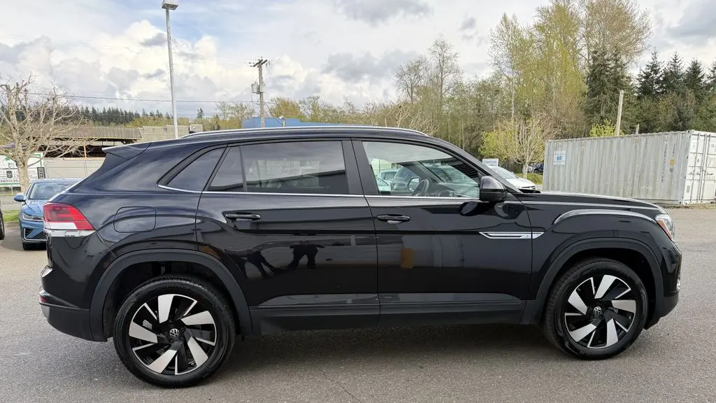2025 Volkswagen Atlas Cross Sport SE 4Motion