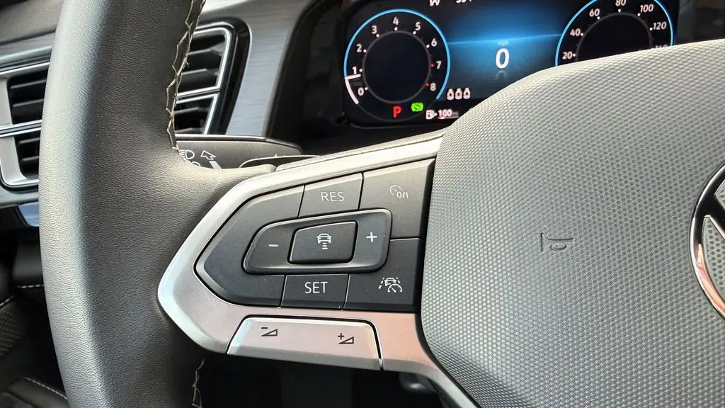 2025 Volkswagen Atlas Cross Sport SE 4Motion