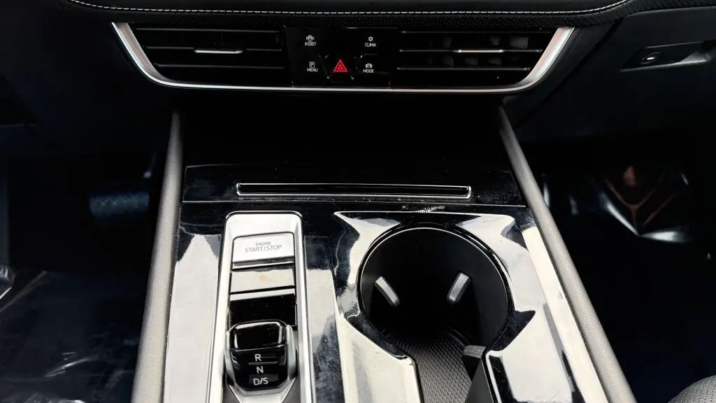 2025 Volkswagen Atlas Cross Sport SE 4Motion