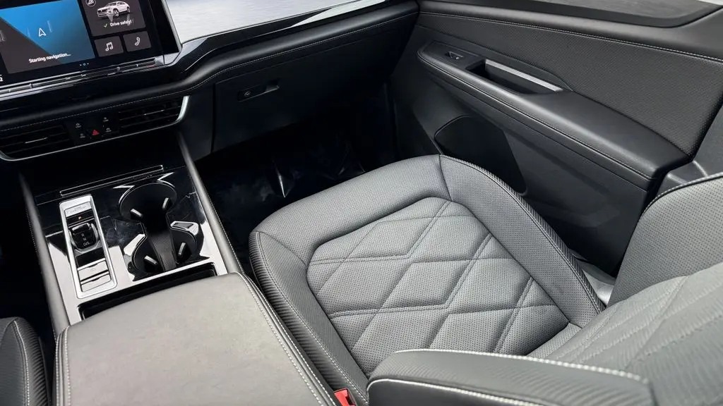 2025 Volkswagen Atlas Cross Sport SE 4Motion