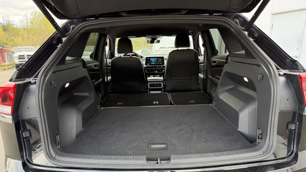2025 Volkswagen Atlas Cross Sport SE 4Motion