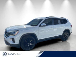 2025 Volkswagen Atlas with Pure White Exterior