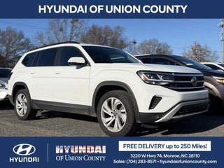 2021 Volkswagen Atlas with Silver Exterior