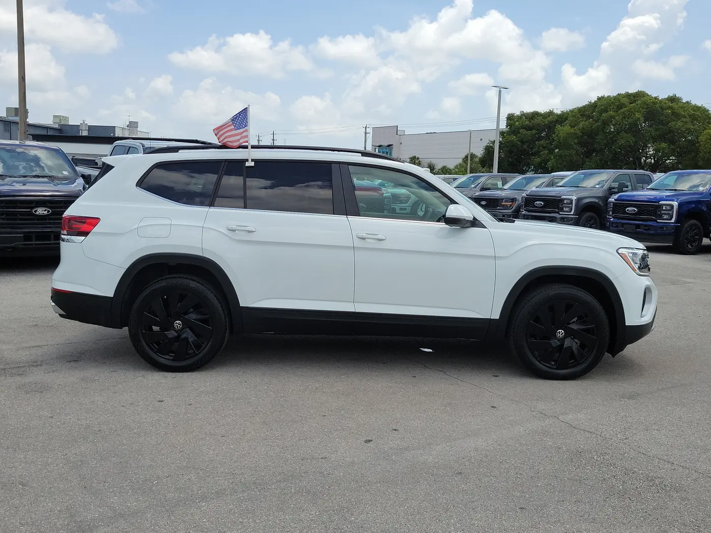 2025 Volkswagen Atlas - $31,990