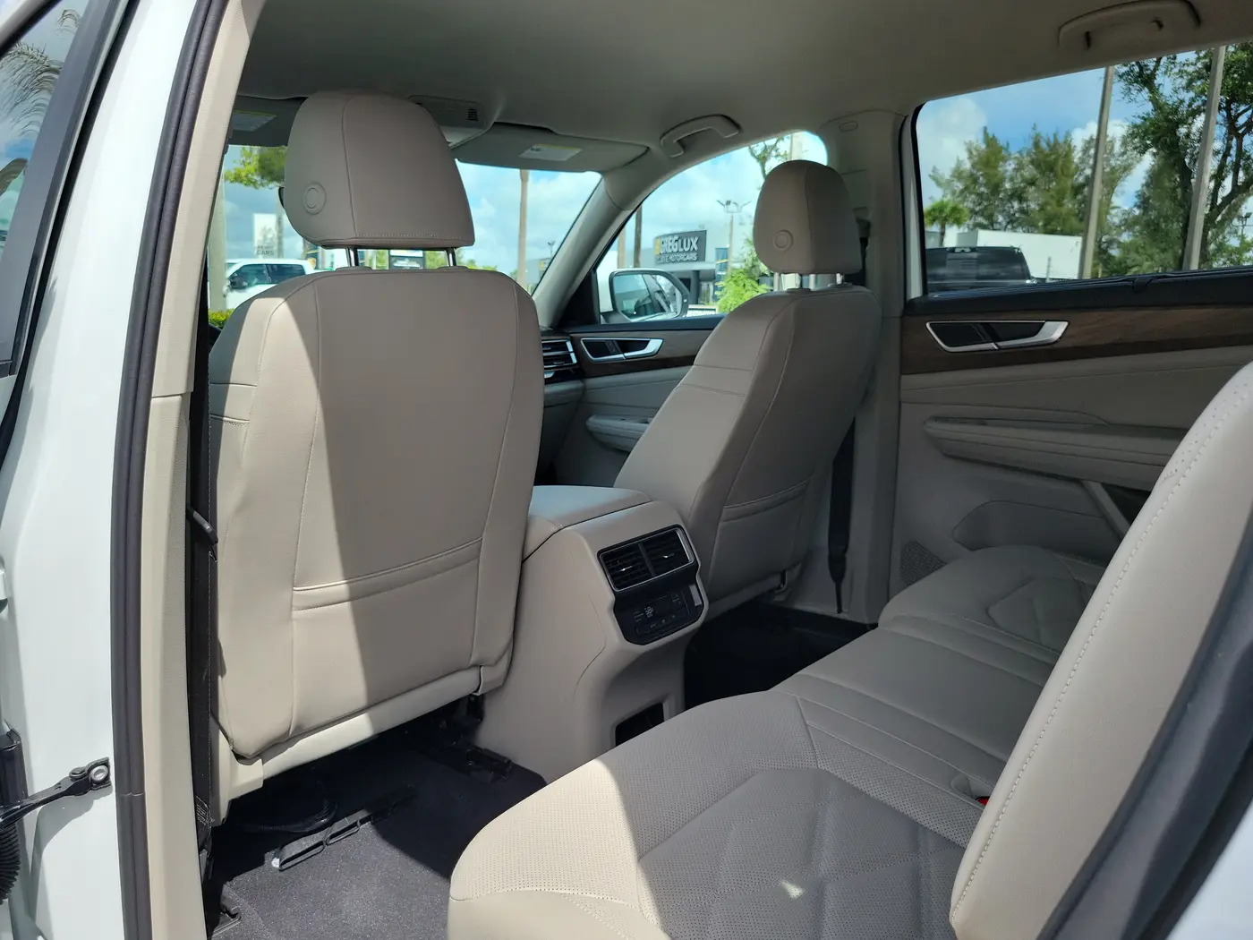 2025 Volkswagen Atlas - $31,990