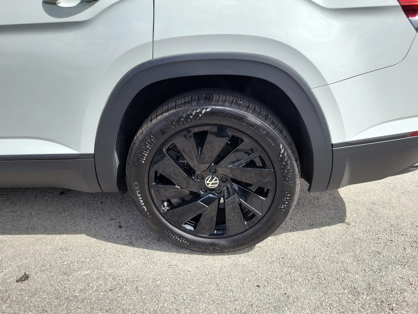 2025 Volkswagen Atlas - $31,990