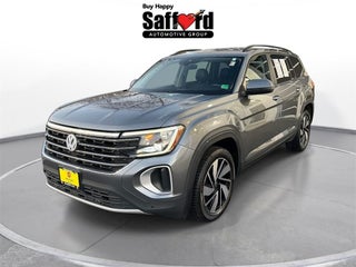 2024 Volkswagen Atlas with Platinum Gray Metallic Exterior