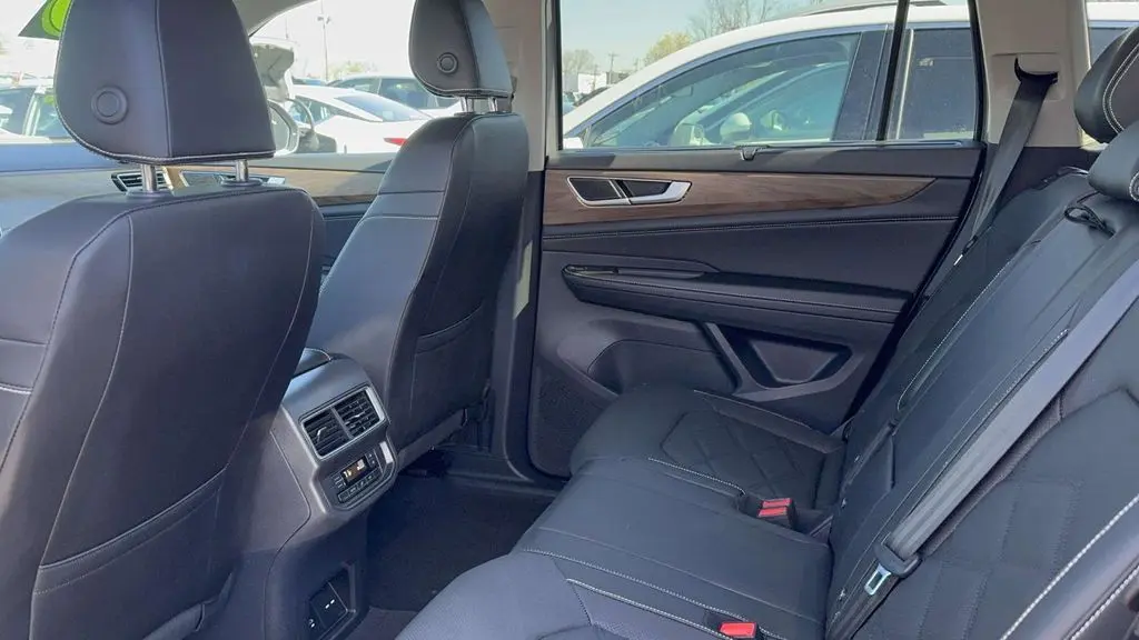 2025 Volkswagen Atlas SE 4Motion
