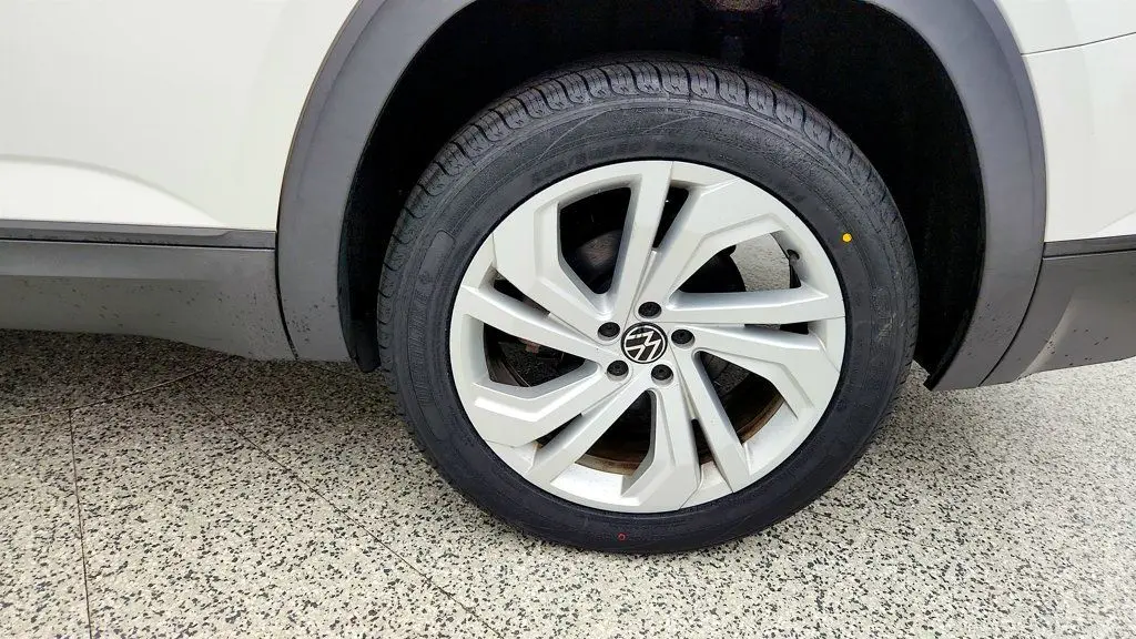 2021 Volkswagen Atlas - $19,095