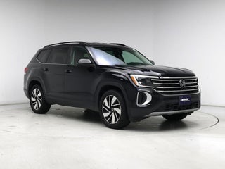 2024 Volkswagen Atlas with Deep Black Pearl Exterior