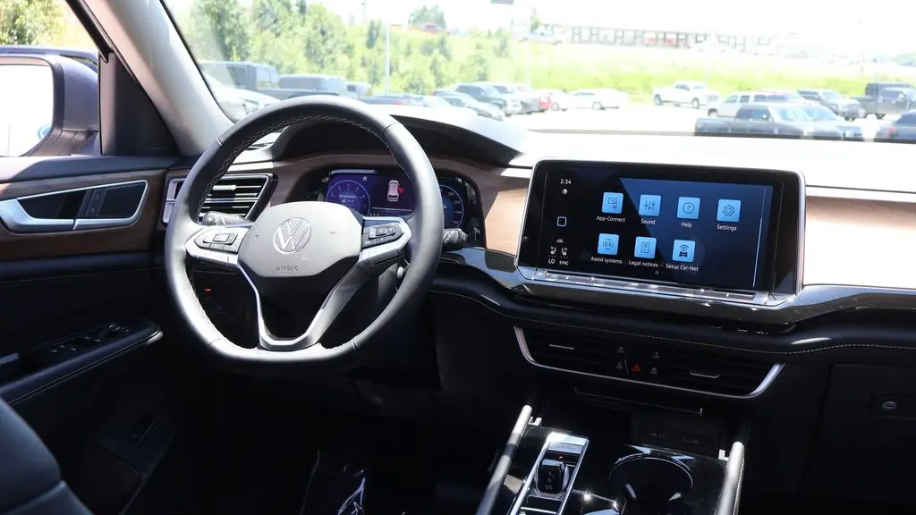 2025 Volkswagen Atlas SE 4Motion