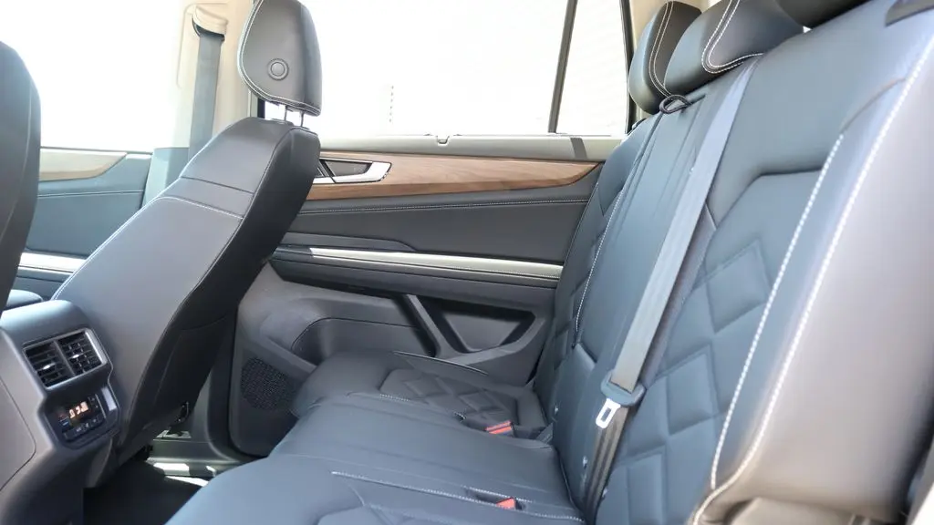 2025 Volkswagen Atlas SE 4Motion