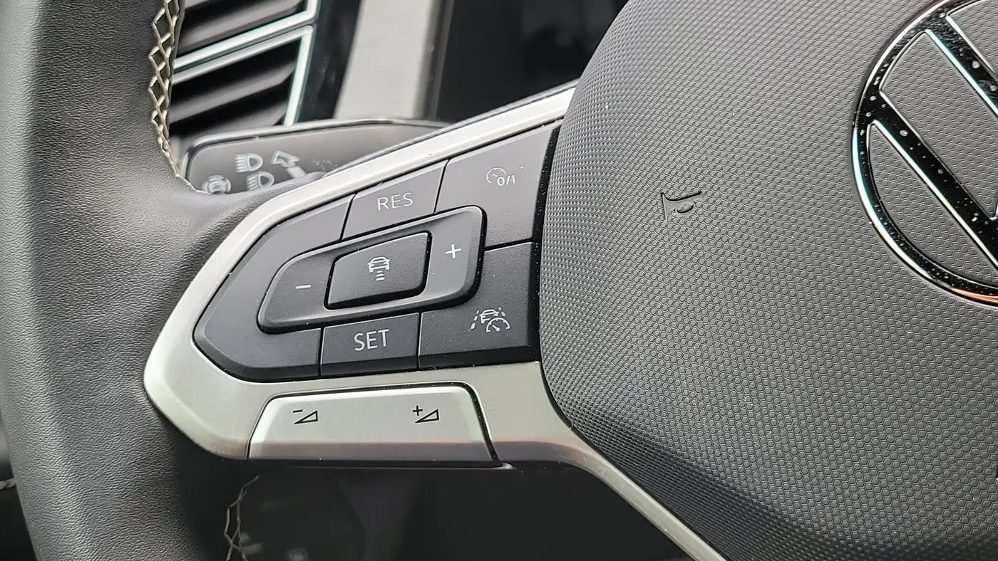 2026 Volkswagen Atlas Cross Sport SE