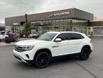 2022 Atlas Cross Sport Thumbnail 1