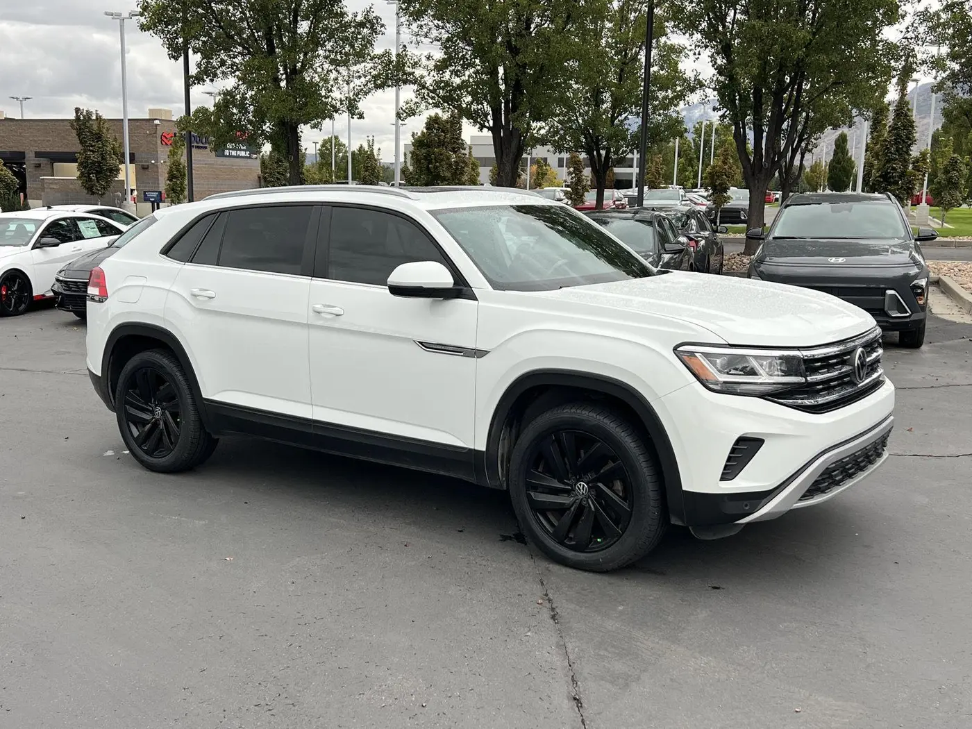 2022 Volkswagen Atlas - $23,842