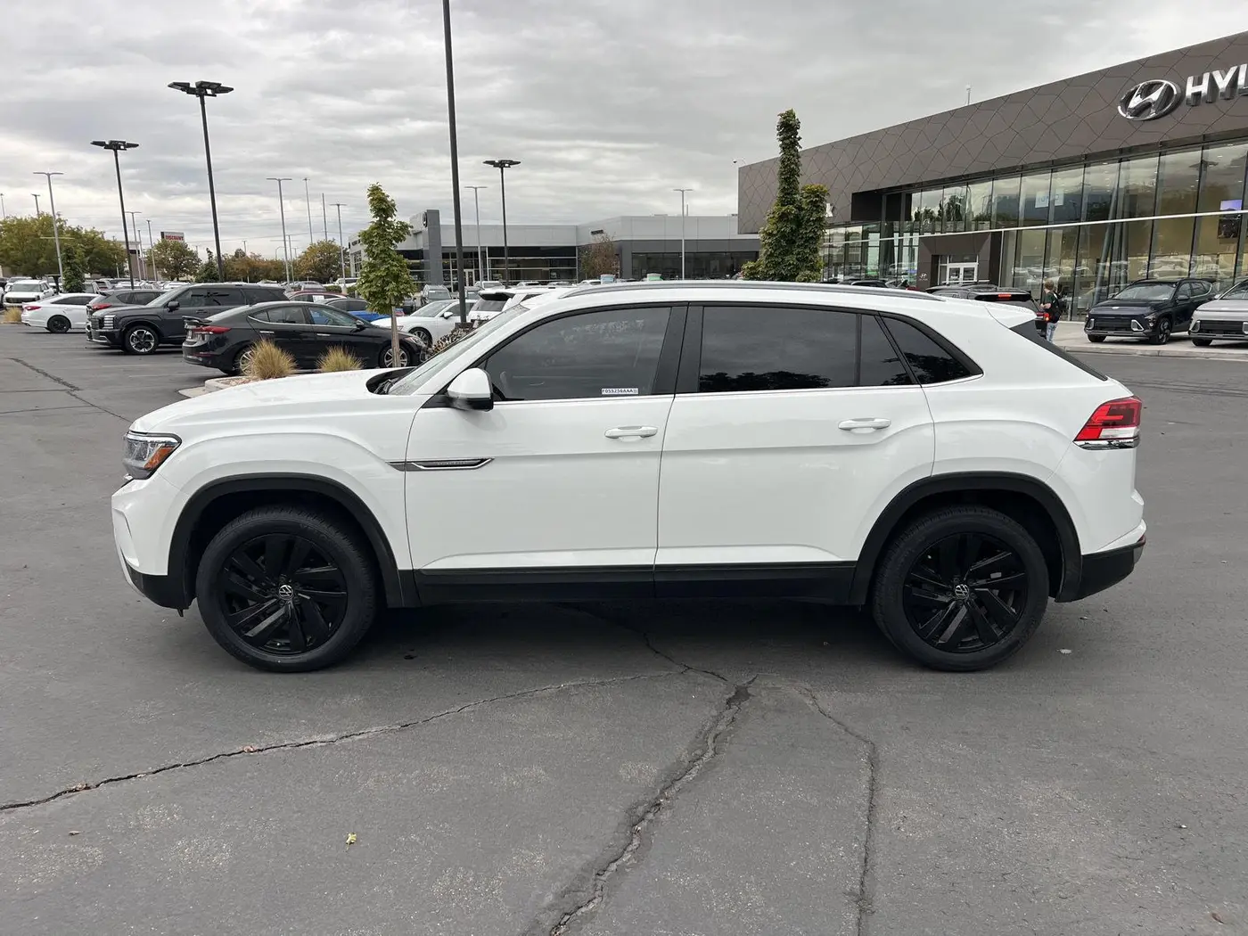 2022 Volkswagen Atlas - $23,842