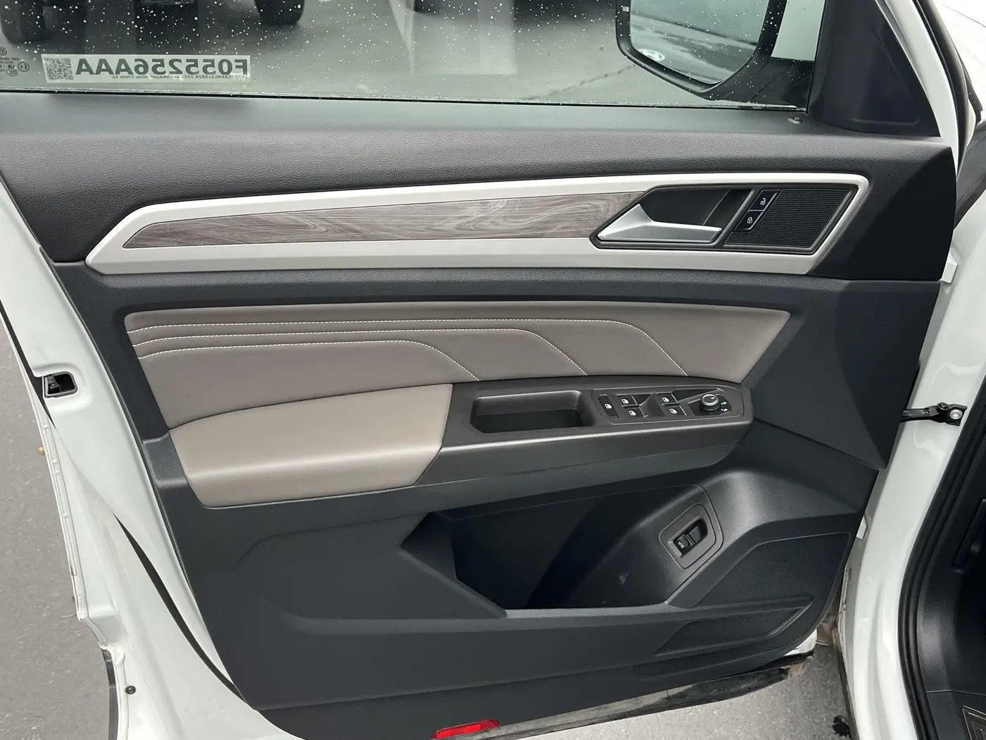2022 Volkswagen Atlas - $23,842