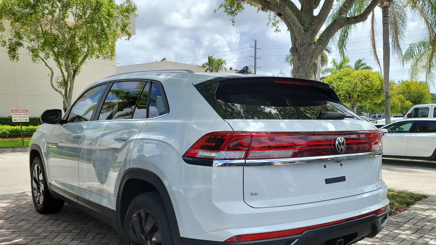 2024 Volkswagen Atlas Cross Sport SE