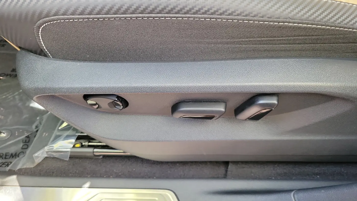 2024 Volkswagen Atlas Cross Sport SE