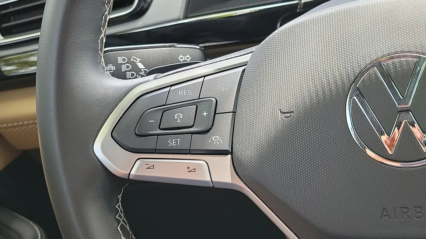 2024 Volkswagen Atlas Cross Sport SE