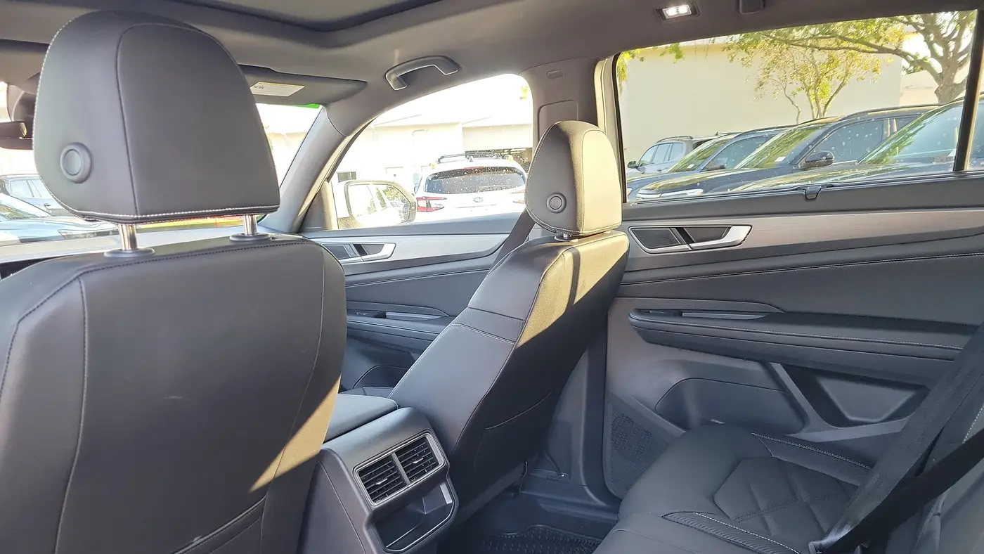 2025 Volkswagen Atlas Cross Sport SE