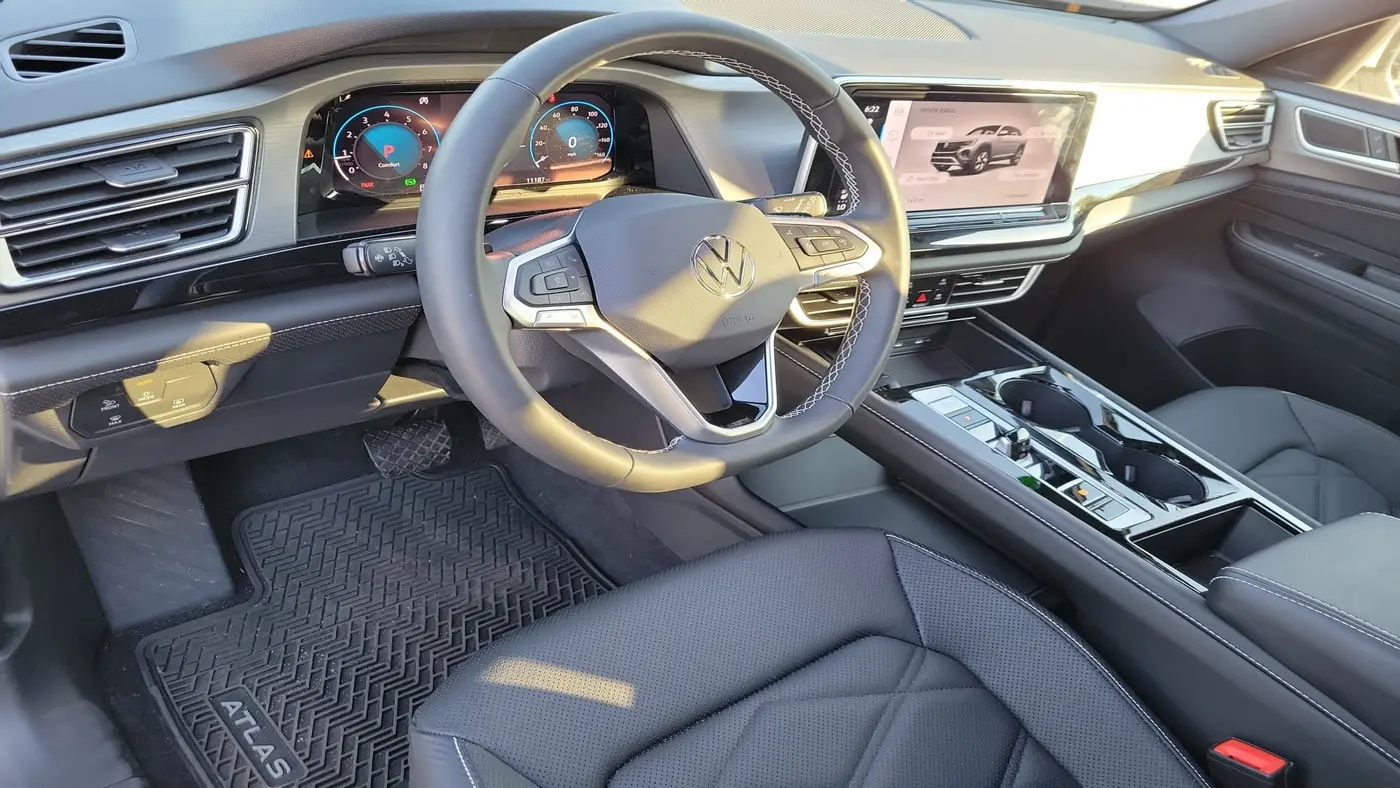 2025 Volkswagen Atlas Cross Sport SE