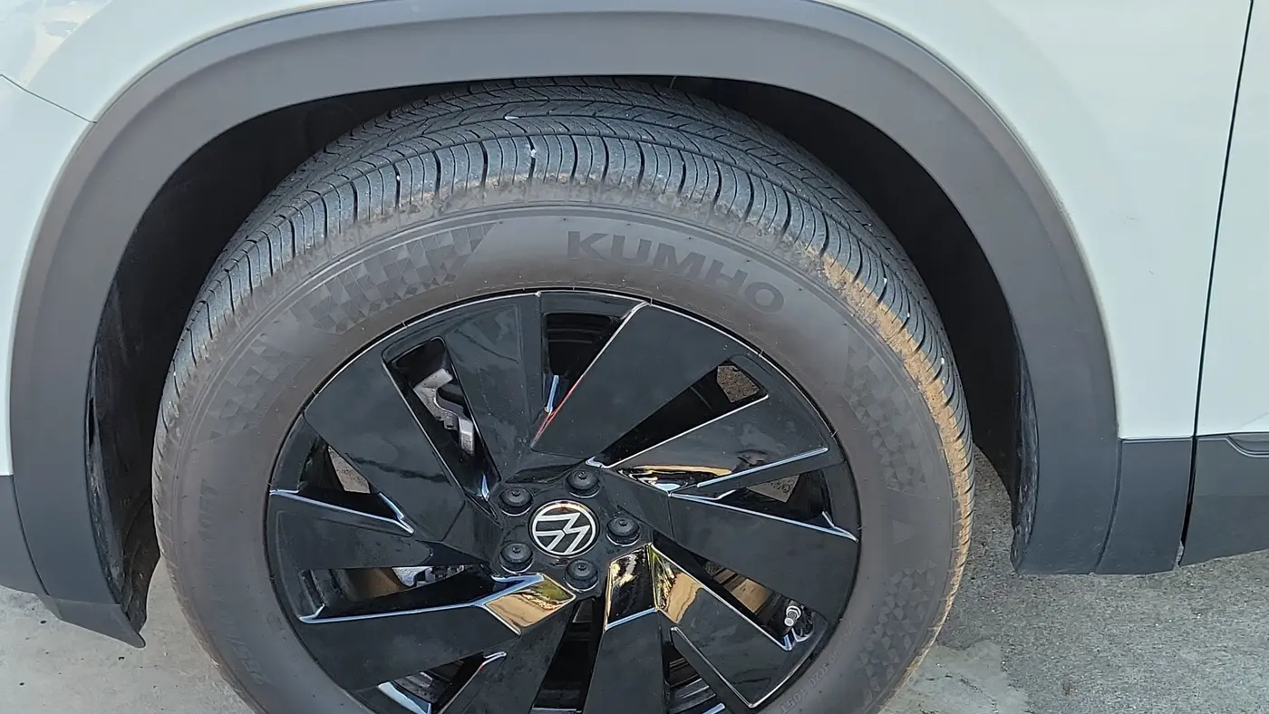 2025 Volkswagen Atlas Cross Sport SE