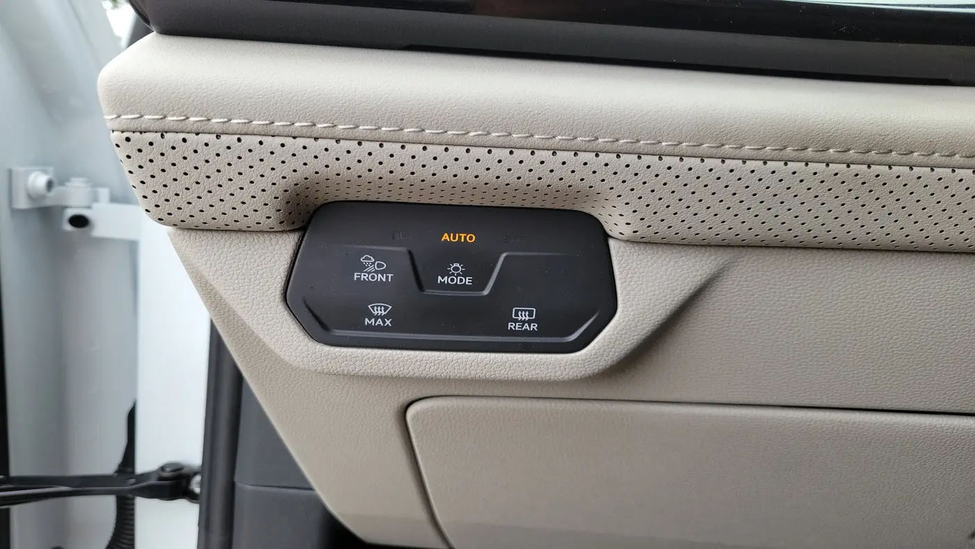 2026 Volkswagen Atlas SE