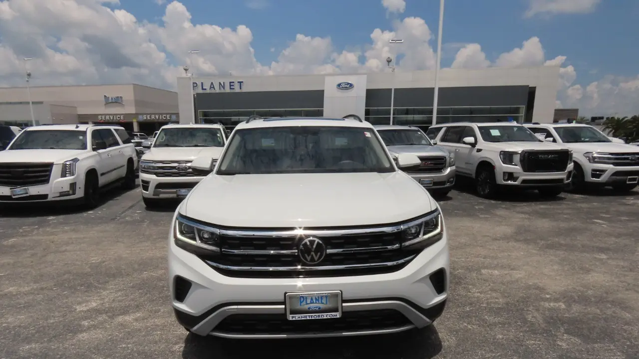 2023 Volkswagen Atlas SE