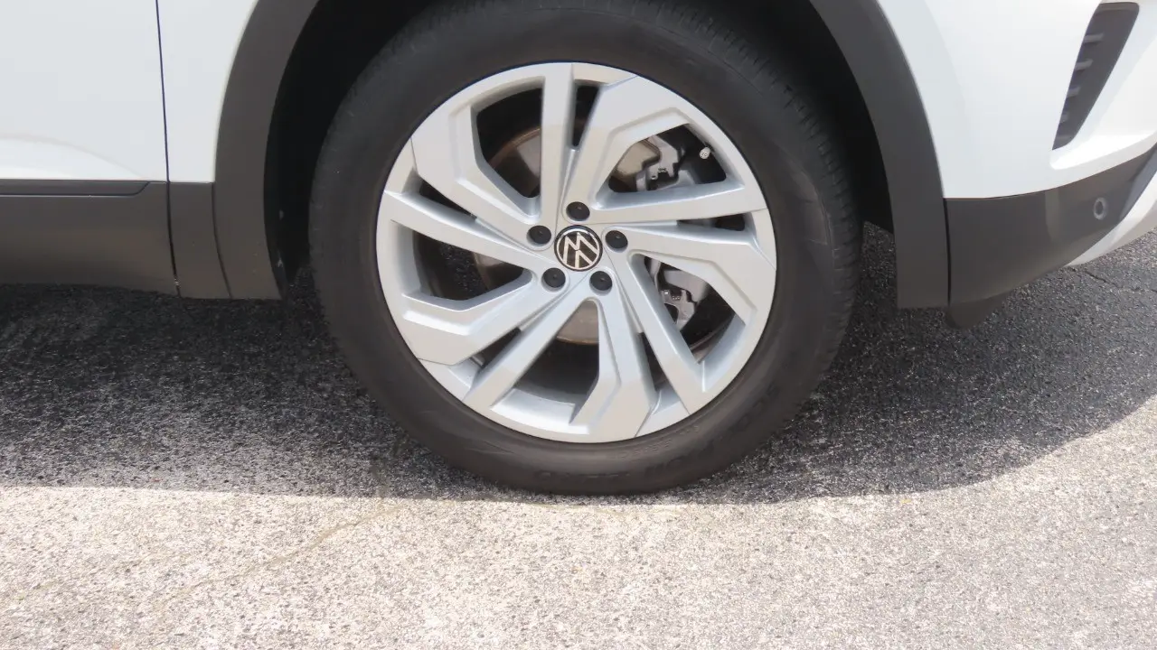 2023 Volkswagen Atlas SE