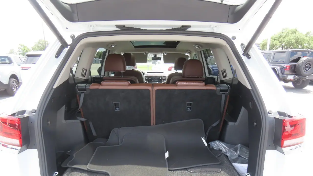 2023 Volkswagen Atlas SE