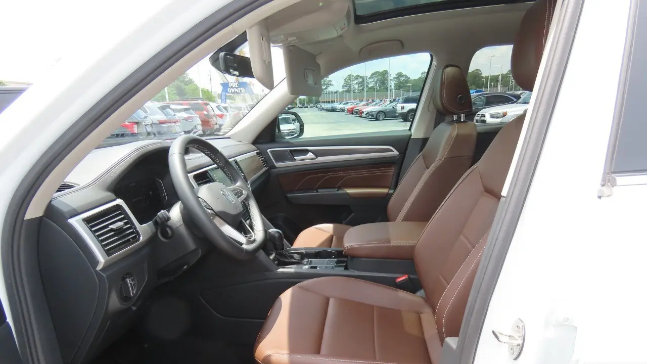 2023 Volkswagen Atlas SE