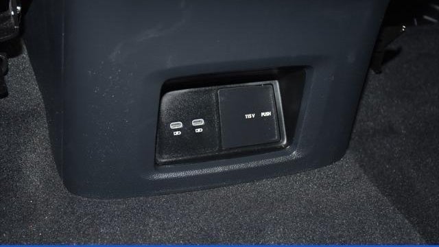 2025 Volkswagen Atlas SE