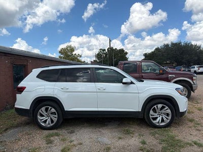 Photo of a 2021 Volkswagen Atlas V6 SE 4DR SUV W/Technology (midyear Release) for sale