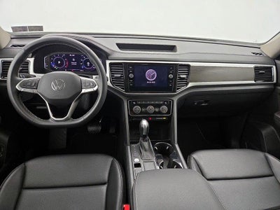 Photo of a 2022 Volkswagen Atlas V6 SE 4DR SUV W/Technology for sale