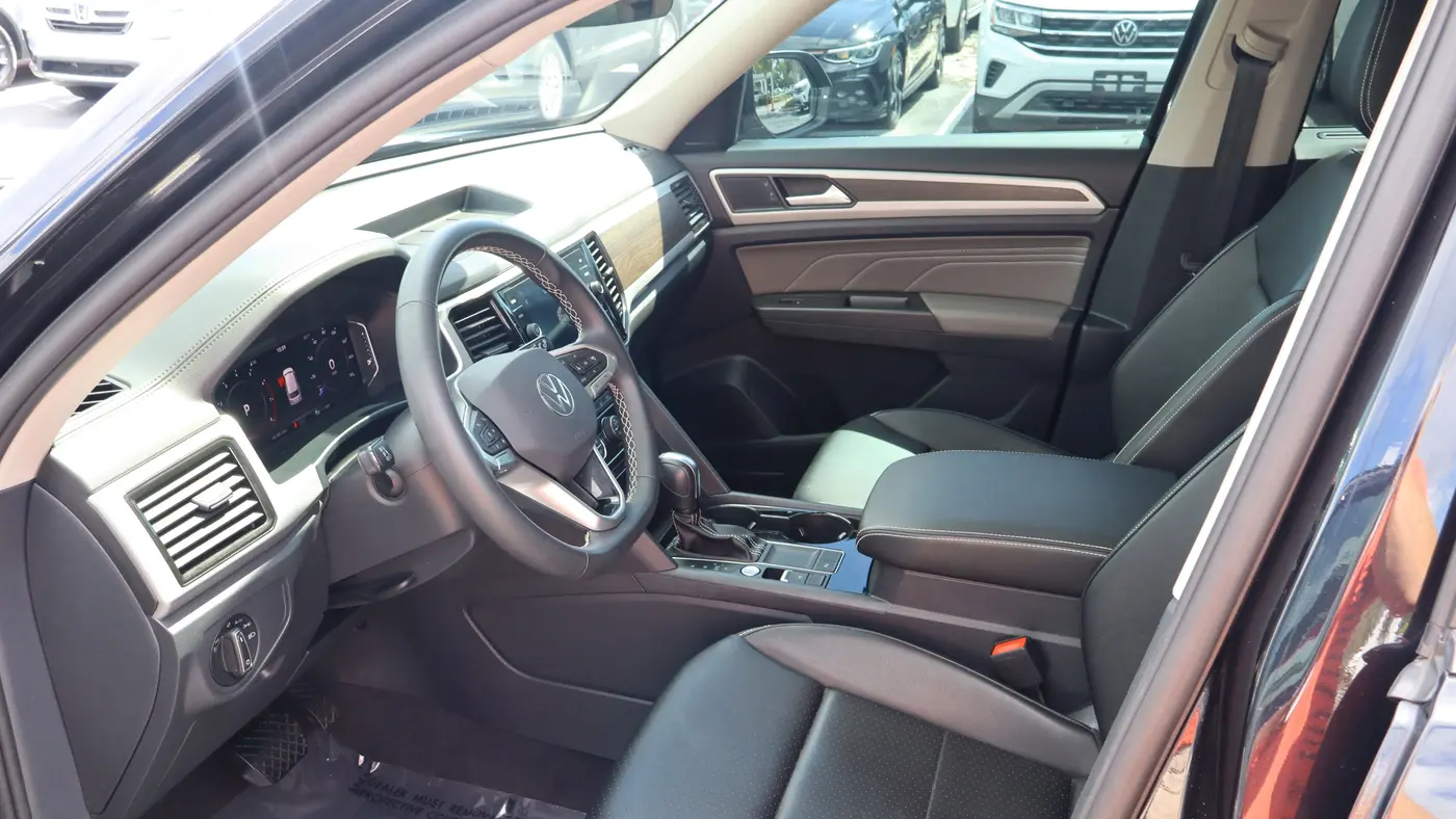 2023 Volkswagen Atlas V6 SE