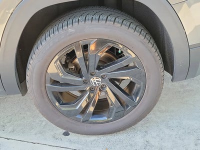Photo of a 2023 Volkswagen Atlas V6 SE 4DR SUV W/Technology for sale