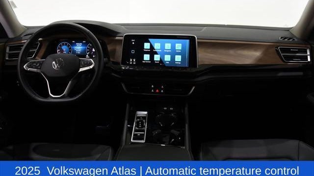 2025 Volkswagen Atlas SE