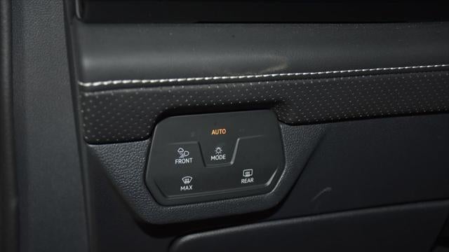 2025 Volkswagen Atlas SE