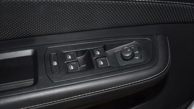 2025 Volkswagen Atlas SE