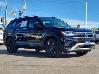 Photo of a 2023 Volkswagen Atlas V6 SE 4DR SUV W/Technology for sale