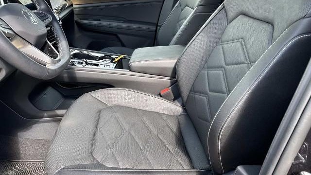 2025 Volkswagen Atlas SE