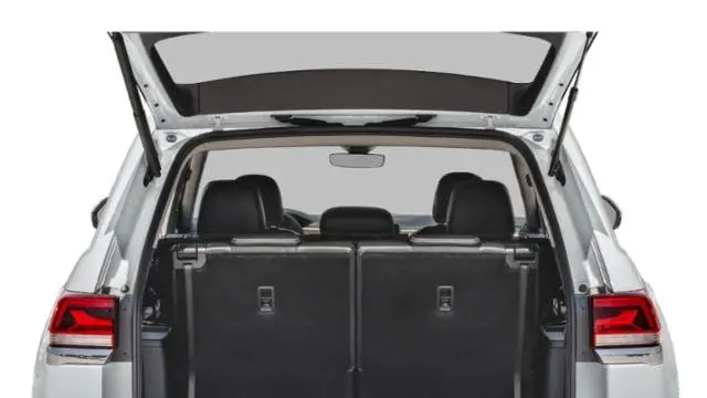 2025 Volkswagen Atlas SE