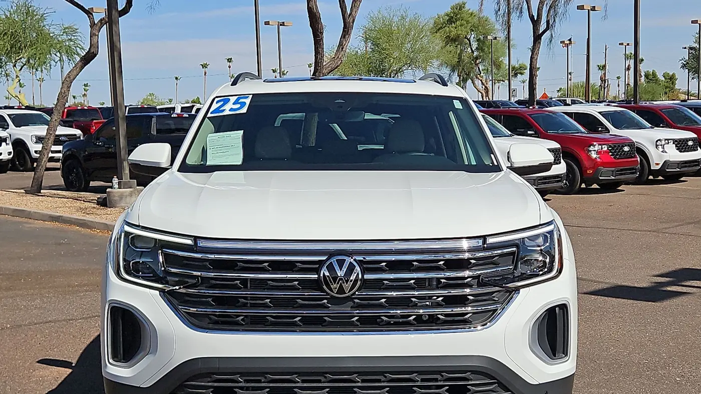2025 Volkswagen Atlas SE