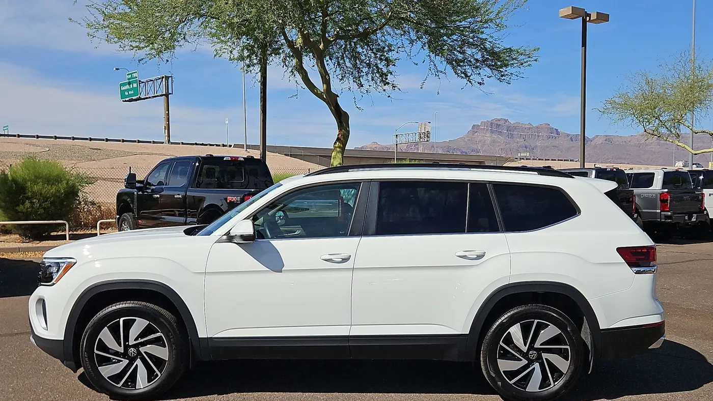 2025 Volkswagen Atlas SE