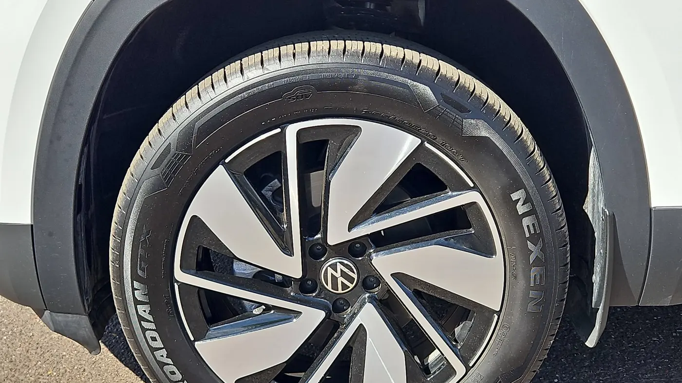 2025 Volkswagen Atlas SE