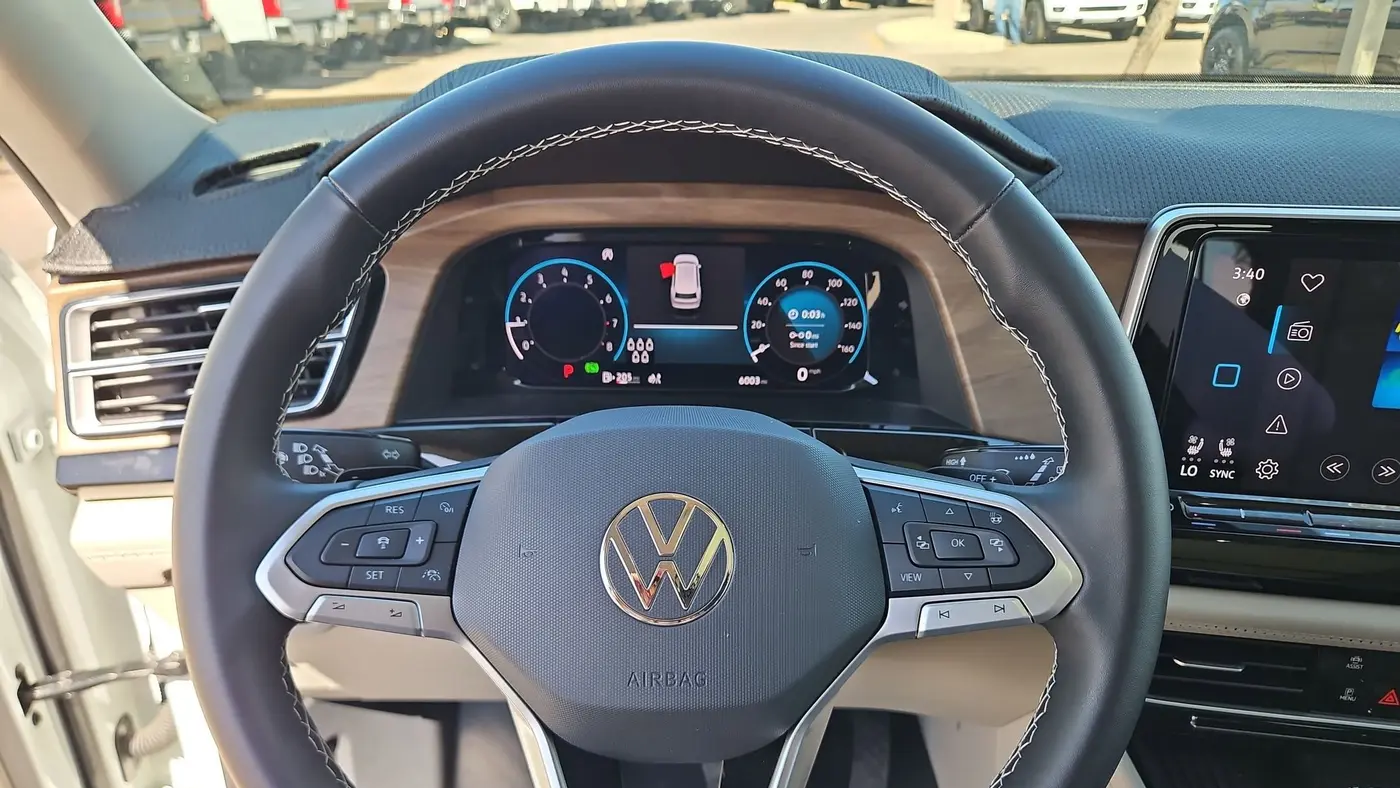 2025 Volkswagen Atlas SE