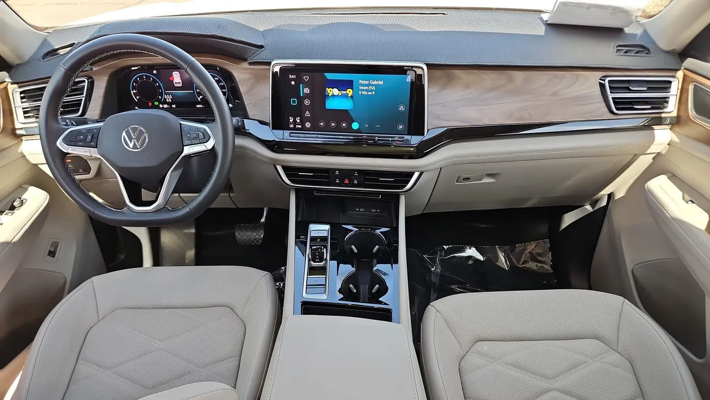 2025 Volkswagen Atlas SE