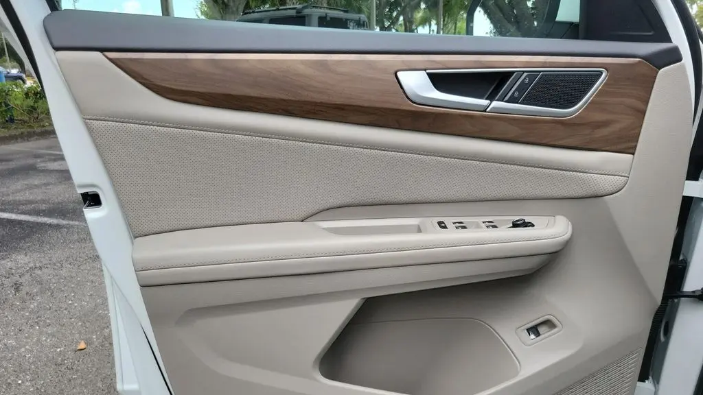 2024 Volkswagen Atlas SE