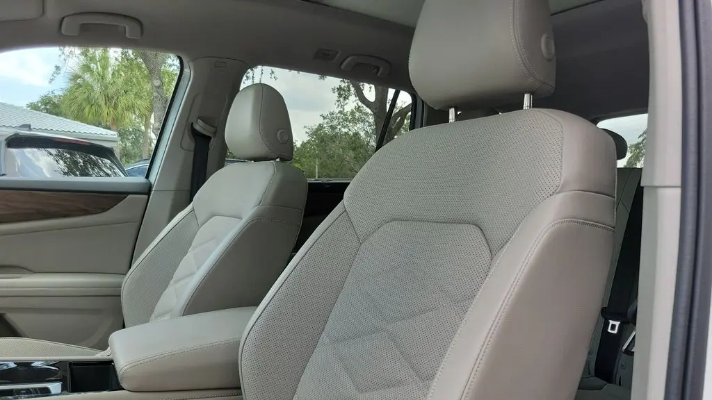 2024 Volkswagen Atlas SE
